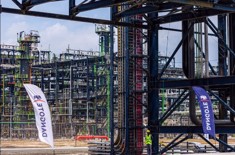 Nigeria considers selling state refineries