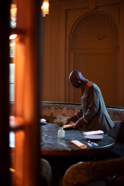 Amura by Ángel León MNH REST 01122025 76 (1)